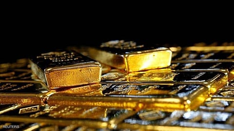 الذهب يصعد من أدنى مستوياته في شهر ويسجل 3308 دولارات للأوقية