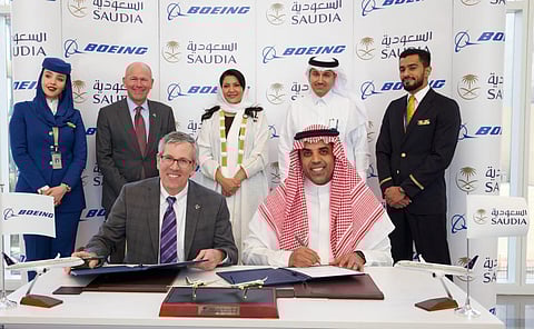 الخطوط السعودية تعلن مع "بوينج" عن صفقة بعدد "49" طائرة جديدة من طراز "B787" دريملاينر