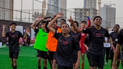 فرحة براعم نادي الشباب بتحقيق الدوري