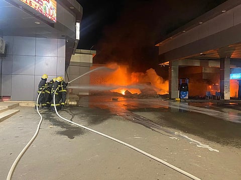 اشتعال لحظي في محطة وقود