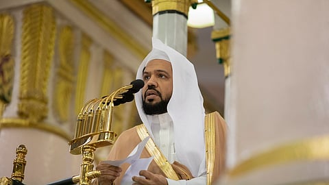 إمام وخطيب المسجد النبوي أحمد بن علي الحذيفي