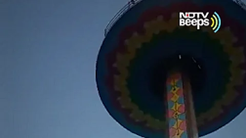 فيديو مرعب.. شاهد ما حدث لأرجوحة وهي تحمل 25 شخصًا بينهم أطفال