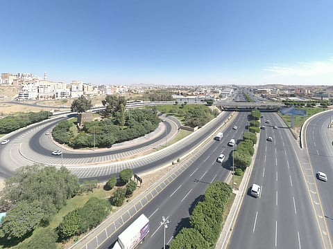 إستراتيجية قطاع الطرق.. ترتقي بالسلامة.. وتشجع الابتكار.. وتدعم الناتج المحلي وخلق الوظائف