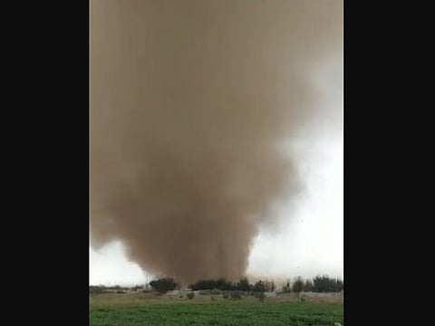 المركز الوطني للأرصاد: ما رُصد في الطائف إعصار قمعي لا يتكرر بشكل دائم
