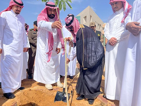 "بيئتك تعرفك".. محافظ الأفلاج يدشن انطلاق فعاليات الأسبوع البيئي