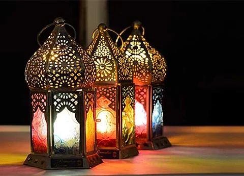 "فانوس رمضان" يزيّن سوق البلد التاريخي بالطائف.. عبق التاريخ وأصالة الموروث