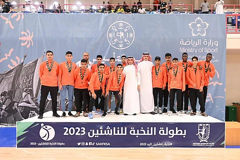 فريق مضر يتوج بكأس البطولة