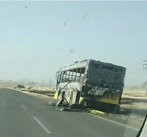 احتراق حافلة مدرسية ظهر اليوم شمال الليث.. و"التعليم" يوضح