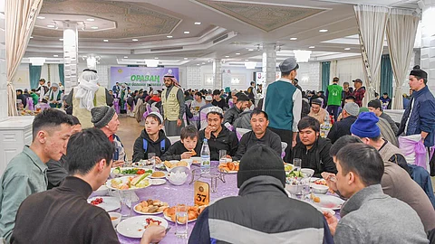 جانب من مائدة إفطار رمضان المقامة من وزارة الشؤون الإسلاميةبكازاخستان