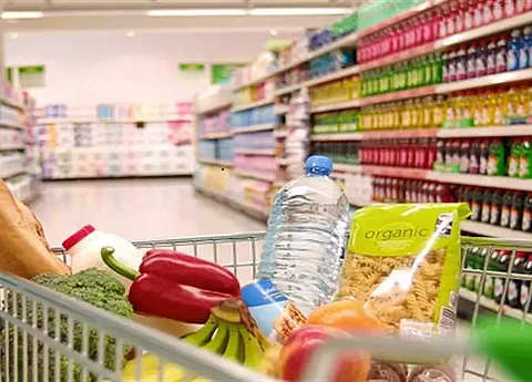 حركة بيع نشطة تشهدها مراكز جدة وأسواقها مع قرب رمضان