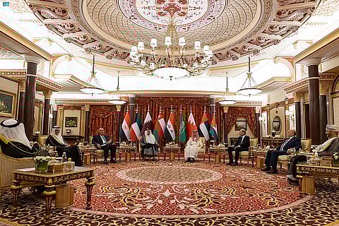 دور قيادي عربي في حل الأزمة السورية.. ما أهم نتائج "اجتماع جدة التشاوري"؟