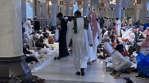 شؤون المسجد الحرام تستقبل المعتكفين.. وجبات فطور وسحور وعيادات طبية وخزانة خاصة