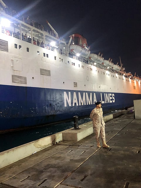 استمراراً للجهود التي تبذلها المملكة.. وصول 13 مواطناً سعودياً و1674 شخصاً من رعايا الدول الشقيقة والصديقة إلى مدينة جدة