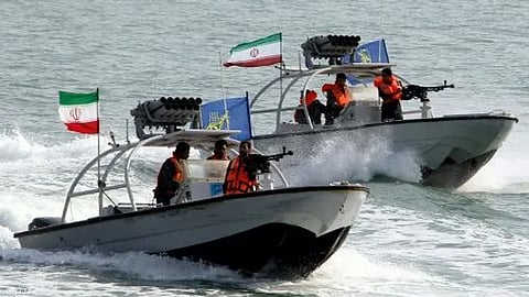البحرية الإيرانية تعلن فقدان شخصَين جراء اصطدام أحد زوارقها بناقلة نفط مجهولة