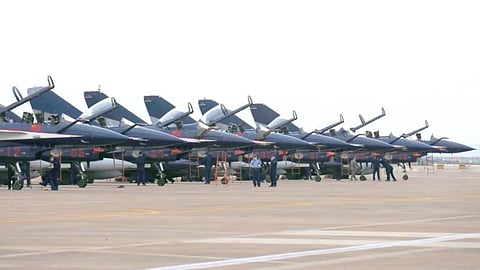 اختراق 10 طائرات صينية مضيق تايوان