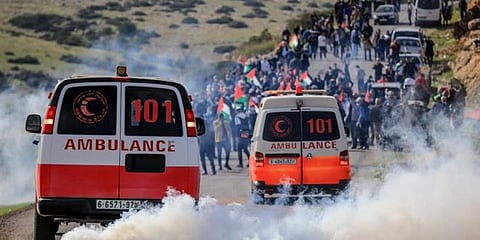 إصابة عشرات المصلين واعتقال 400 فلسطيني إثر اعتداء قوات الاحتلال على الأقصى