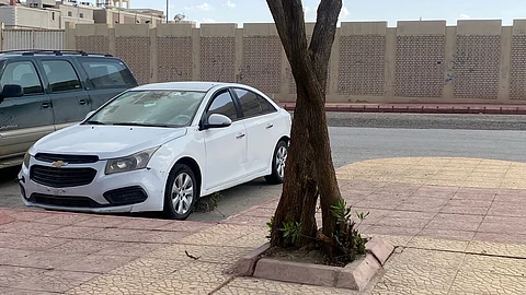 المركبة المجهولة قبل أن تسحبها دوريات المرور