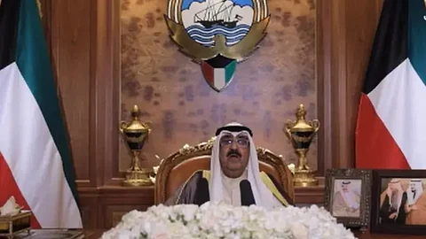 ولي عهد الكويت الشيخ مشعل الأحمد