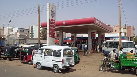 اللتر بـ588 جنيهًا.. السودان يرفع سعر البنزين