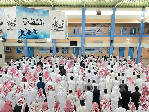 شاهد.. انضباط طلاب الأفلاج في مدارسهم اليوم وسط بيئة محفزة