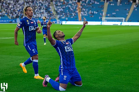 "الهلال" يعايد جماهيره بثنائية "النصر".. و"رونالدو" يسقط في موقعة "الديربي"
