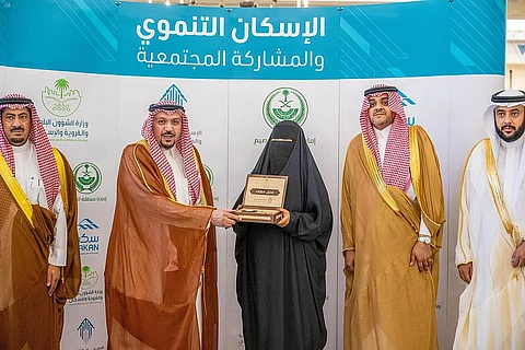 "فيصل بن مشعل" يسلم 200 وحدة سكنية لمستفيدي "الإسكان التنموي"