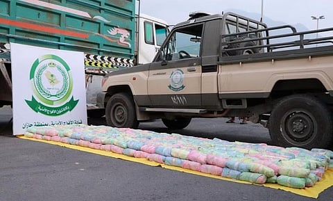 الأفواج الأمنية بجازان تحبط تهريب 35 كجم حشيش