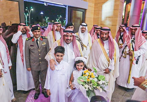بالصور.. أمير القصيم يشهد حفل الأهالي بعيد الفطر المبارك