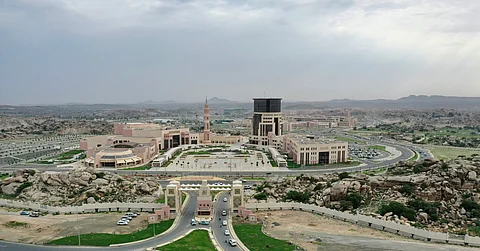 جامعة الملك خالد تتيح 120 برنامج دراسات عليا للدبلوم والماجستير والدكتوراه