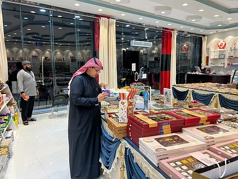"بلدية الدائر" تُكَثّف جولاتها الرقابية على المحلات التجارية قبل عيد الفطر