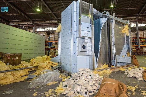 مخبأة في الأفران.. رجال الجمارك يحبطون تهريب 4 ملايين حبة كبتاجون بمنفذ البطحاء