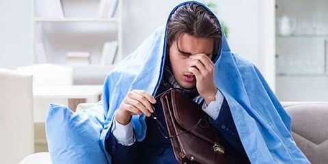 دولة أوروبية.. احلف يميناً عبر الإنترنت واحصل على إجازة مَرَضية 3 أيام