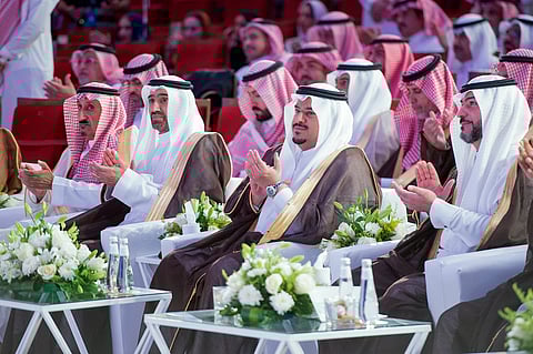 بالصور.. نائب أمير منطقة الرياض يفتتح حفل "الخريج والوظيفة" الـ27 بمعهد الإدارة و"سبق" ترعاه إعلاميًّا