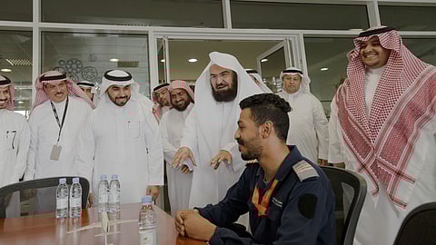 محافظ التقني والمهني يستقبل الرئيس العام لشؤون الحرمين بكلية علوم الطيران بالرياض
