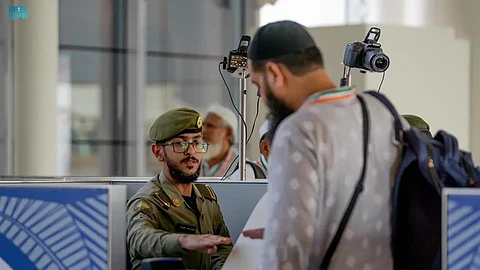 بسهولة ويُسر.. مطار المدينة يستقبل رحلات ضيوف الرحمن من الهند