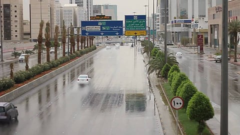 حالة ماطرة والبداية اليوم .. موجة من التقلبات الجوية تواعد الرياض