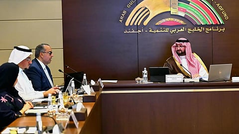 الأمير عبدالعزيز بن طلال يرأس اجتماع لجنة جائزة الأمير طلال الدولية للتنمية البشرية