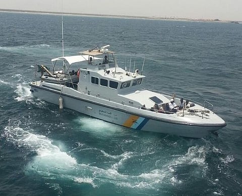 حرس الحدود بالشرقية ينقذ 4 مواطنين خليجيين تعطلت واسطتهم البحرية في عرض البحر