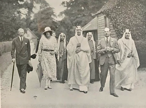 قبل 85 عامًا.. حضور سعودي رفيع لمراسم تنصيب الملك جورج السادس