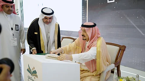 أمير الرياض يدشن مشروع الإسكان الطلابي بجامعة شقراء بتكلفة تقدر بـ 73 مليون ريال