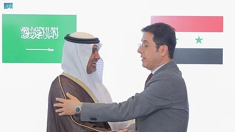 فهد الجلاجل خلال لقائه وزير الصحة السوري حسن الغباش