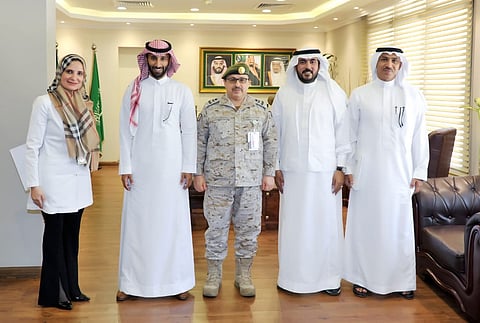 وفد من كلية العلوم الصحية بالليث يزور مستشفى الملك فهد للقوات المسلحة بجدة