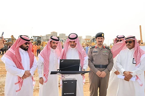 "العتيبي" يطلق حملة "لنجعل محافظتنا جميلة" لإزالة التشوه البصري بالزلفي