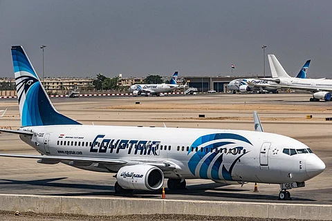 دون إصابات.. انفجار إطار طائرة مصرية خلال هبوطها في جدة