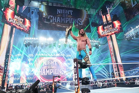 ليلة الأبطال بجدة.. "سيث رولينز" يرفع حزام العالم للوزن الثقيل في WWE