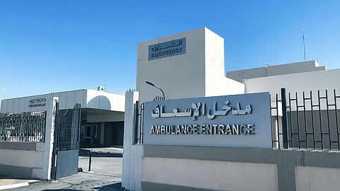 "مستشفى المويه" يعلن حالة الطوارئ ويستقبل 16 حالة إصابة في حادث مروري