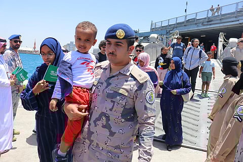 بالصور .. ضباط وأفراد ومجندات حرس الحدود ينقلون توجيهات القيادة إلى واقع ملموس