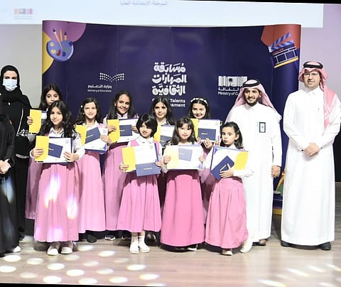 تكريم 127 طالبًا وطالبة في مسابقة "المهارات الثقافية" بـ"تعليم عسير"