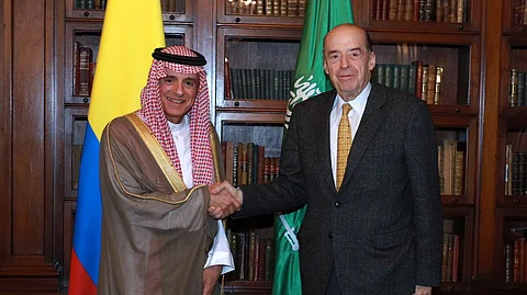 عادل الجبير خلال لقائه وزير خارجية كولومبيا ألفارو ليفا دوران