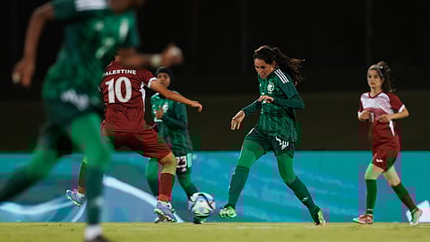 جانب من لقاء المنتخب السعودي للسيدات مع نظيره الفلسطيني